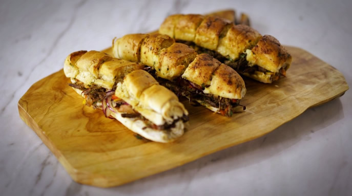 Pão de Alho com Carne Louca